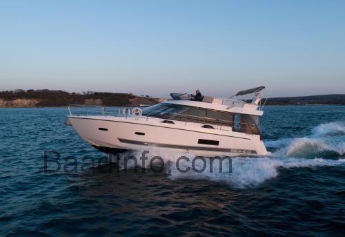 Sealine F42 Flybridge tekniske specifikationer og anmeldelser